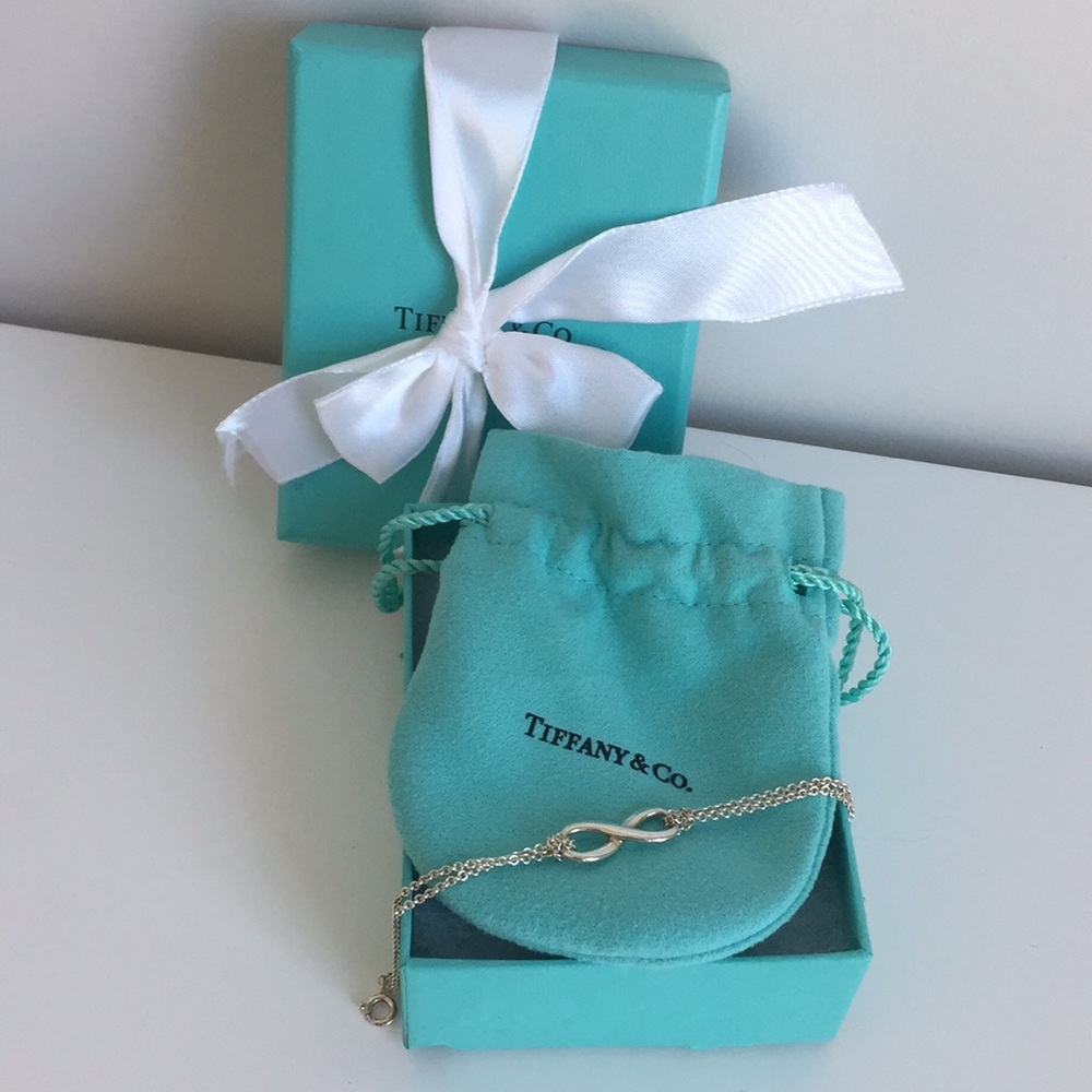 NWOT Tiffany & Co Infinity Bracelet Silver